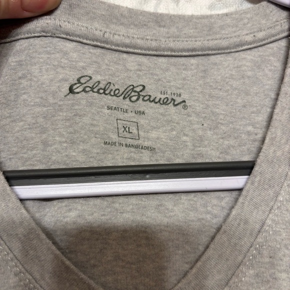 Women’s Gray Eddie Bauer V Neck T Shirt, Size XL - Picture 2 of 5